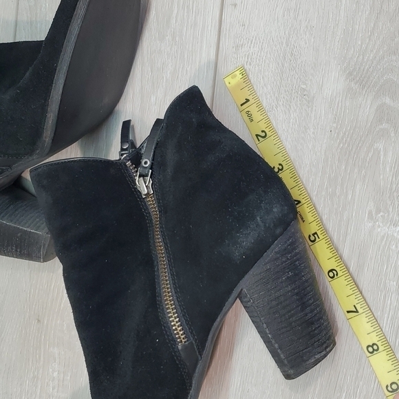 Cole Haan Womens Ankle Suede Sides Zip Nunuck Heels boots sz 9.5B - Picture 12 of 15
